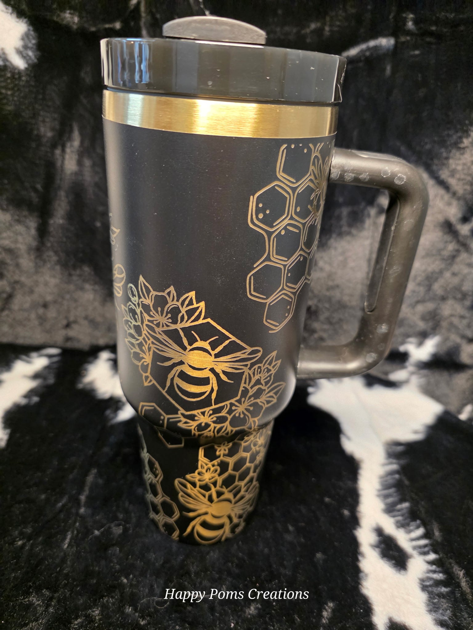 Bee Honeycomb Engraved Tumbler with Handle | 40oz Insulated Travel Mug | Floral Bee Design Cup | Gift for Her | Coffee Lover Mug